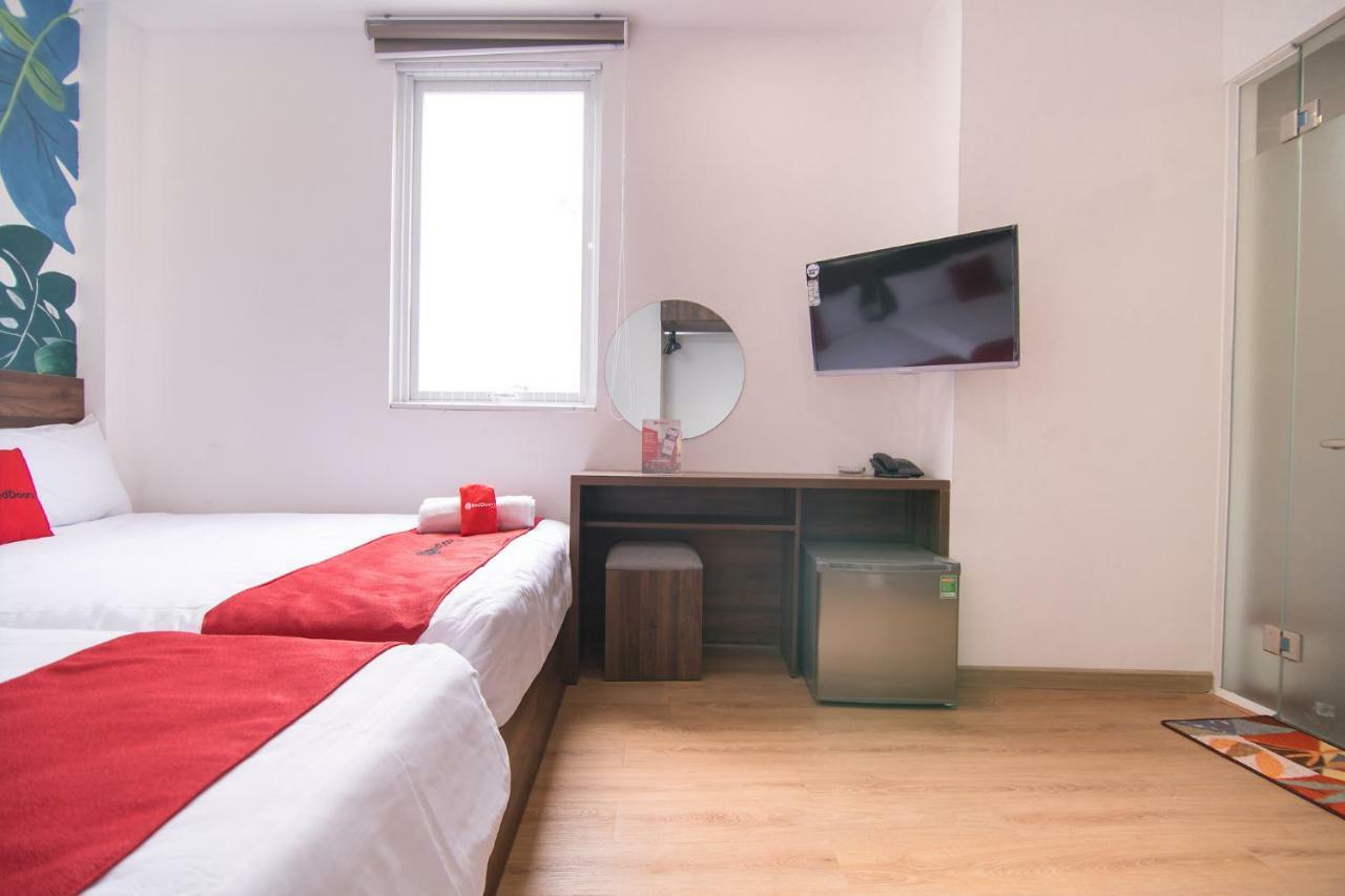 Reddoorz Plus @ Tran Quang Khai Street Хошимин Экстерьер фото