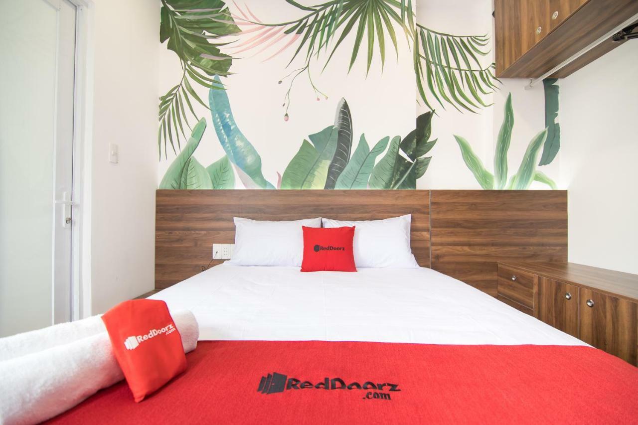 Reddoorz Plus @ Tran Quang Khai Street Хошимин Экстерьер фото